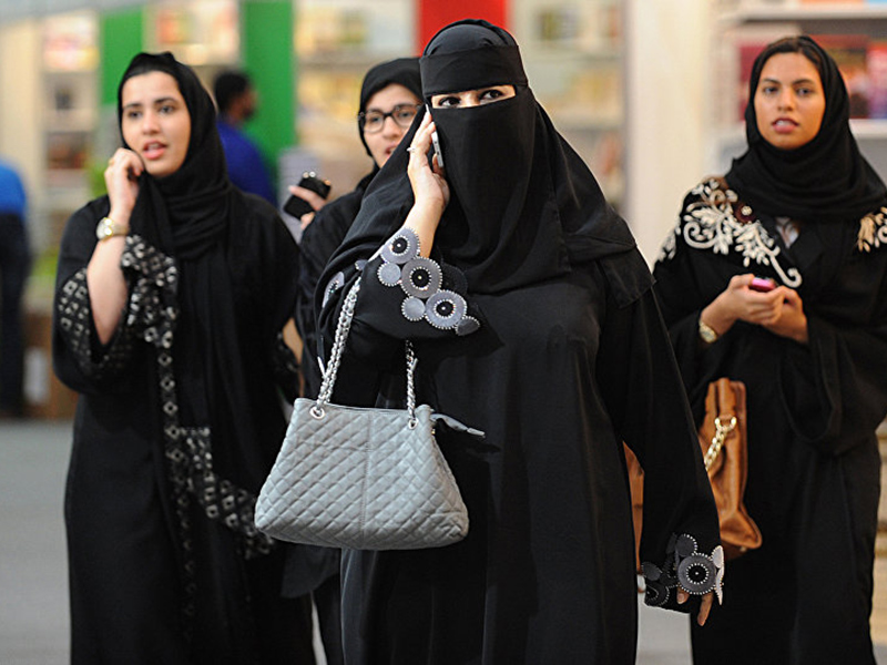 اضغط لمشاهدة الفيديو: حملة جديدة تطالب بتخصيص رواتب لربات البيوت في السعودية!